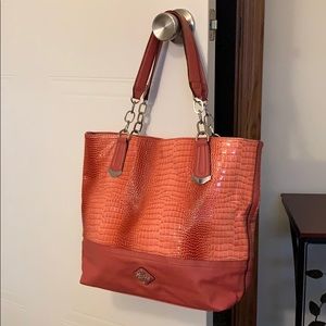 Vera Wang Shoulder Bag